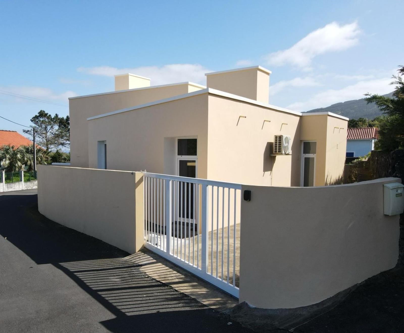 White Pico Lodge São Roque do Pico Екстериор снимка